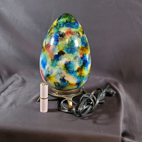 Beautiful Accent Lamp - Picture 4 of 8